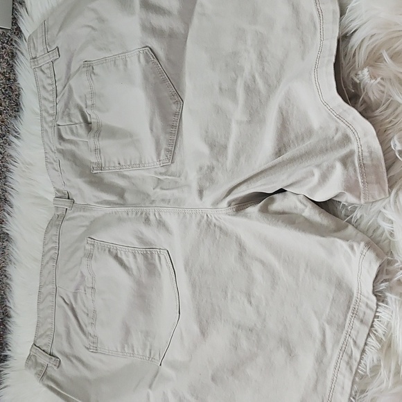 Style & Co. Khaki Shorts with 6.5" Inseam - Picture 3 of 11